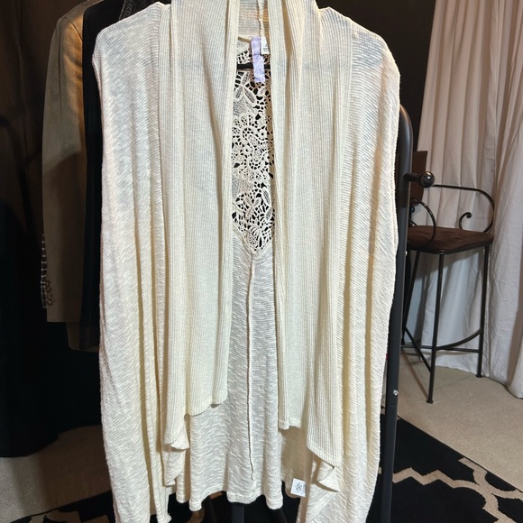 Alya Sweaters - Alta Elegant Cream Women's cardigan